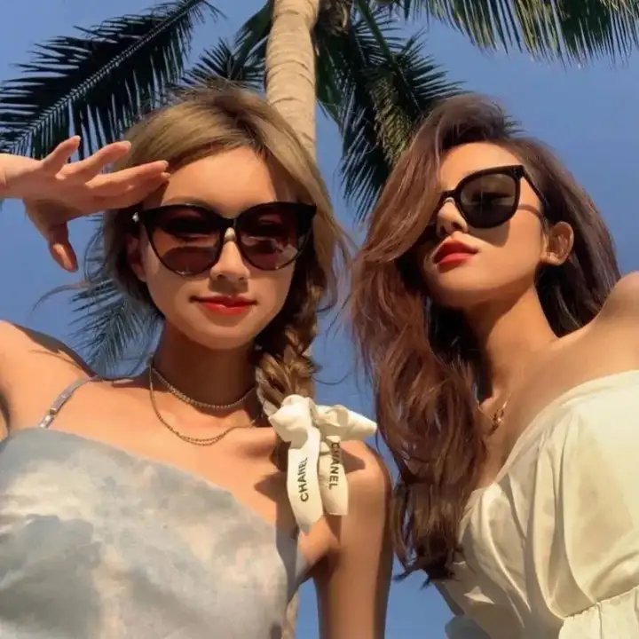 壁花女孩梦游中